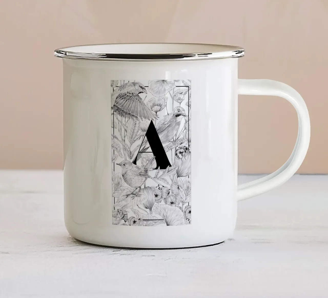 Floral Alphabet A tazza in smalto da Faunesque