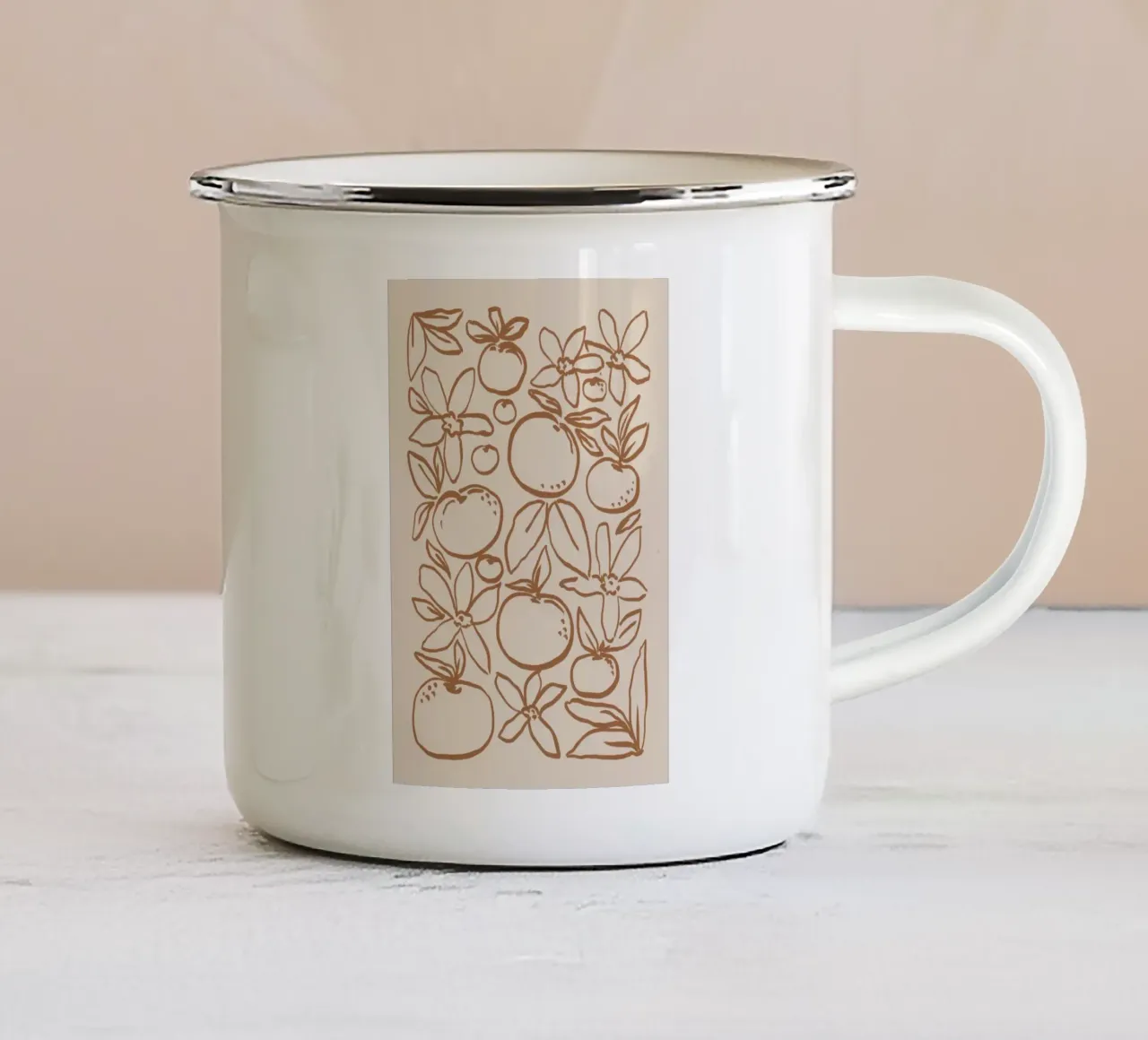 Agrumi e fiori astratti su beige tazza in smalto da Melloi Art Print