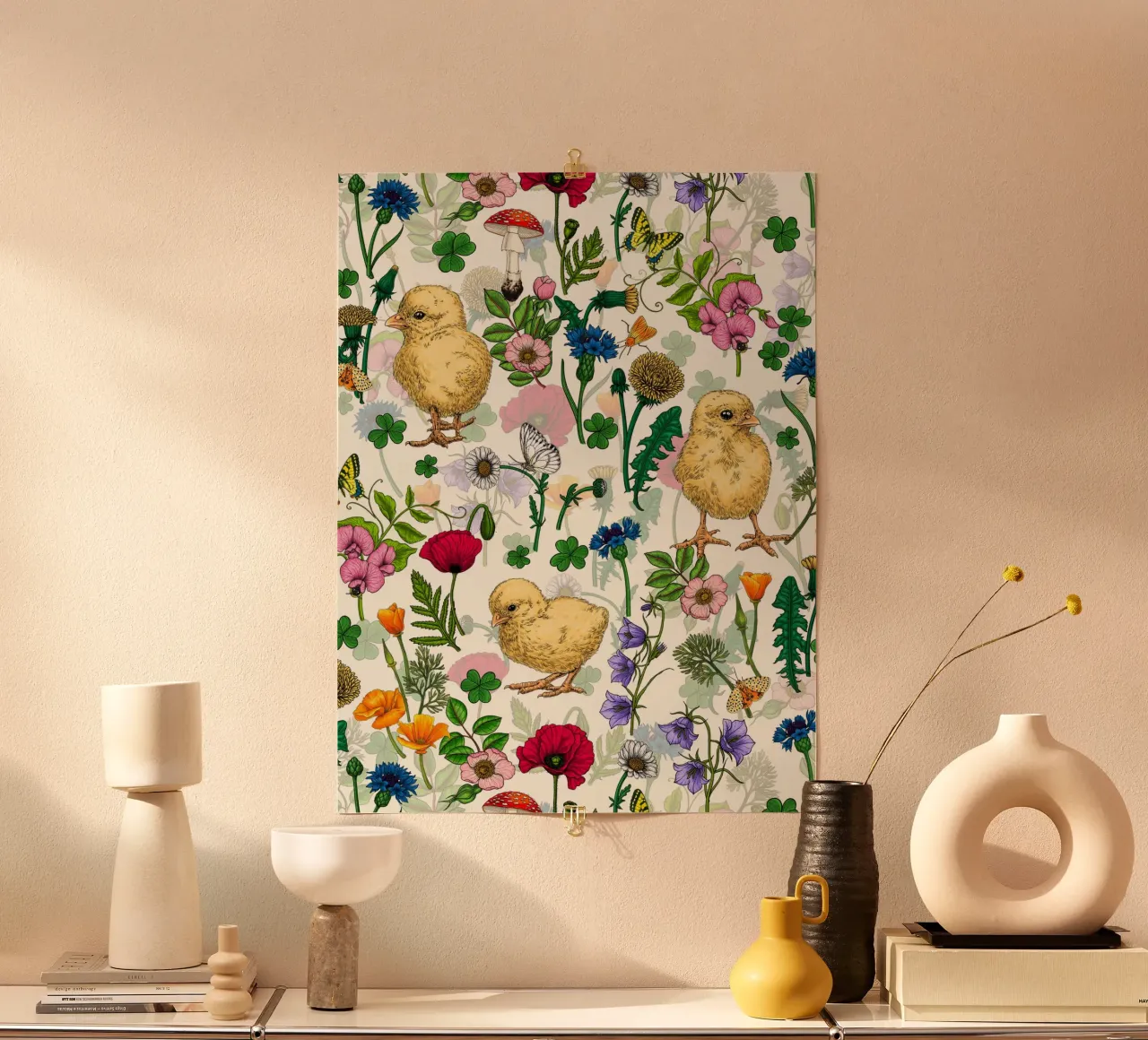 Polli e fiori di campo su bianco sporco poster da Painted Nature