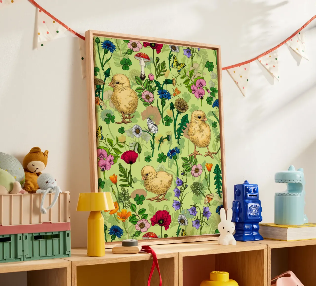 Kippen en wilde bloemen op honingdauwgroen canvas met Baklijst van Painted Nature