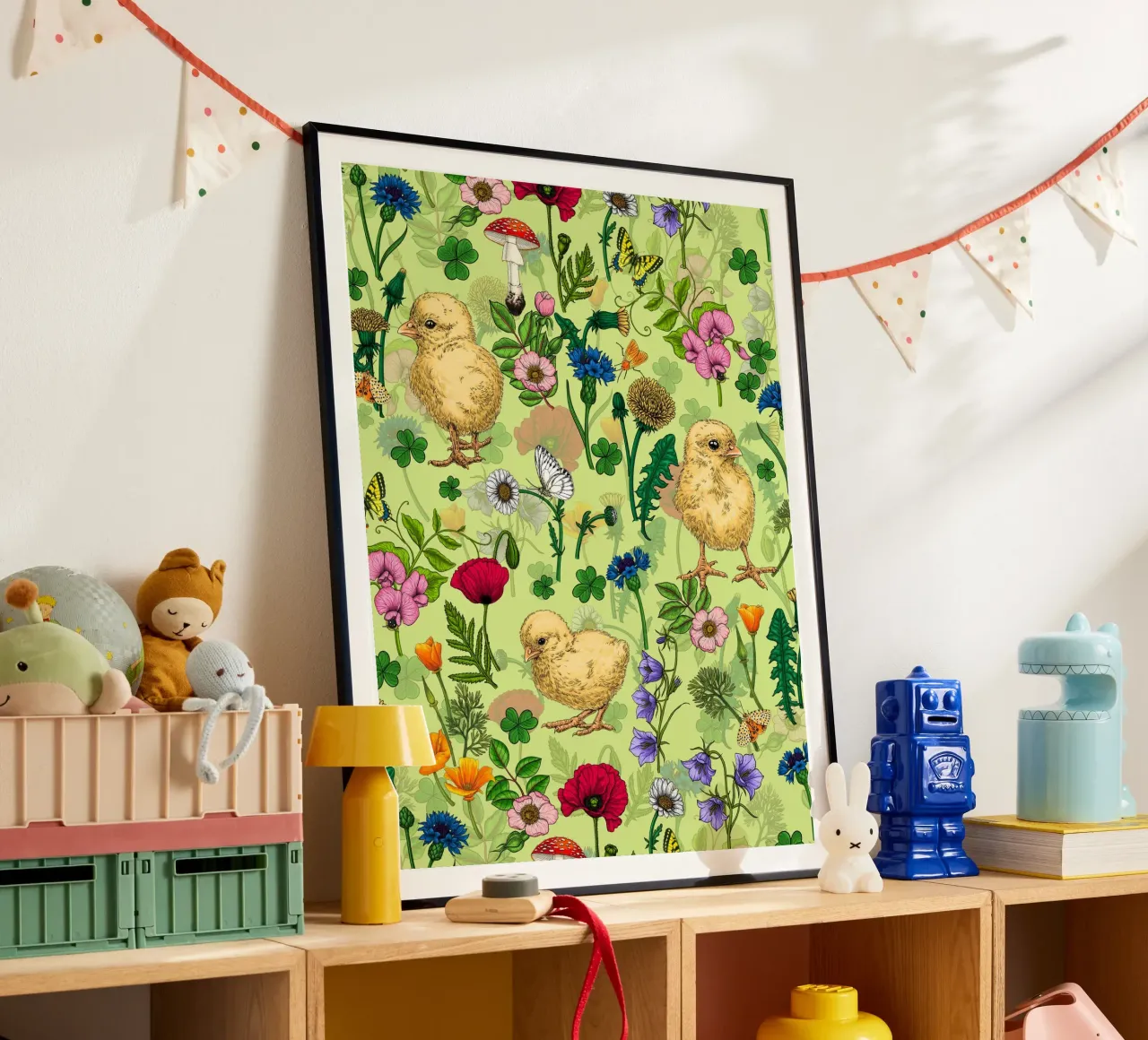Polli e fiori di campo sul verde della rugiada di miele poster da Painted Nature