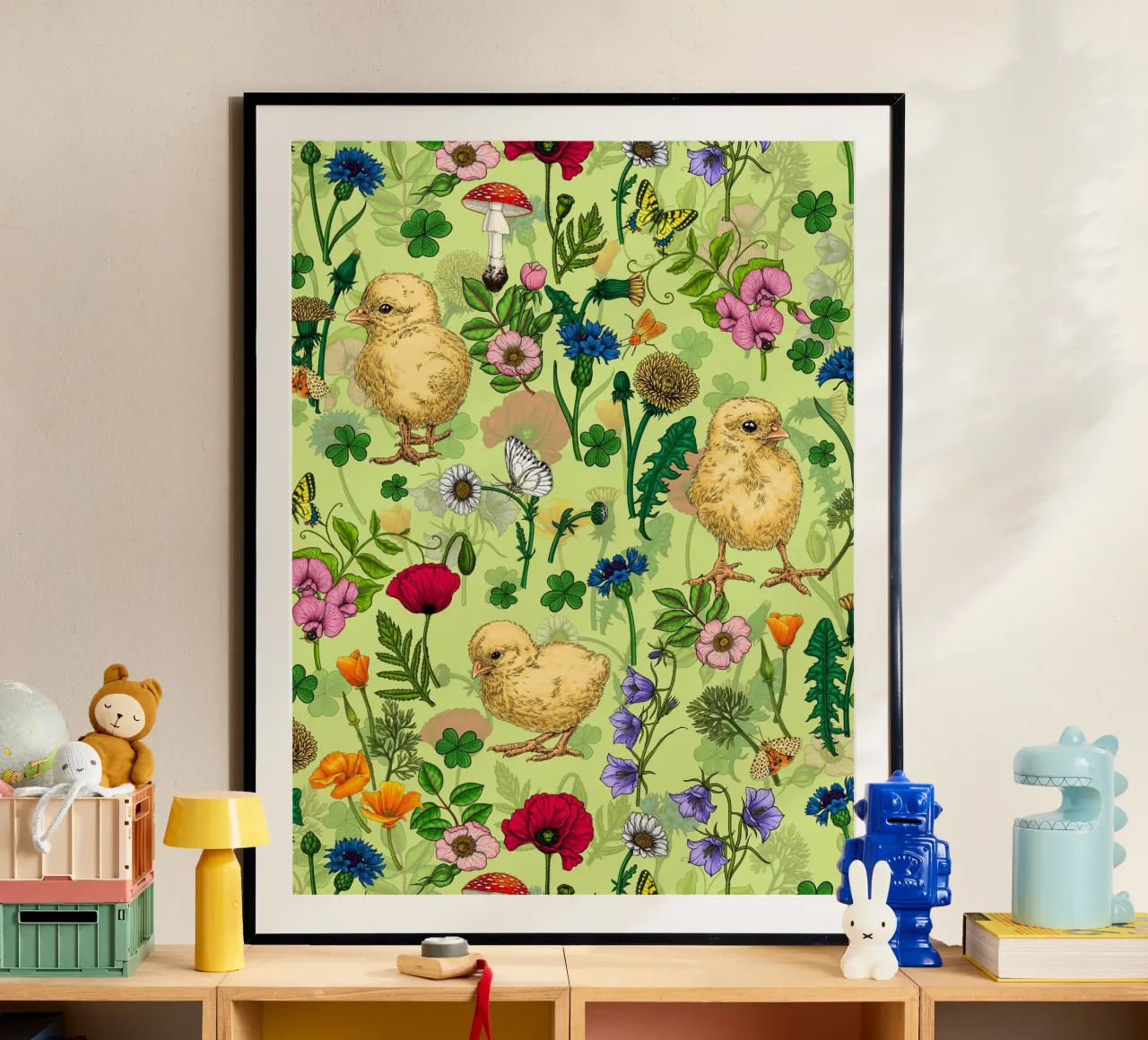 Polli e fiori di campo sul verde della rugiada di miele poster da Painted Nature