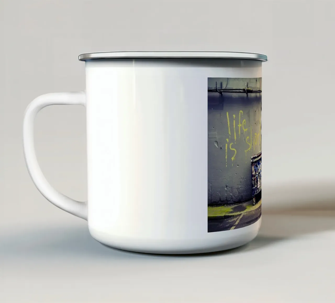 La vita è breve tazza in smalto da Martin studio