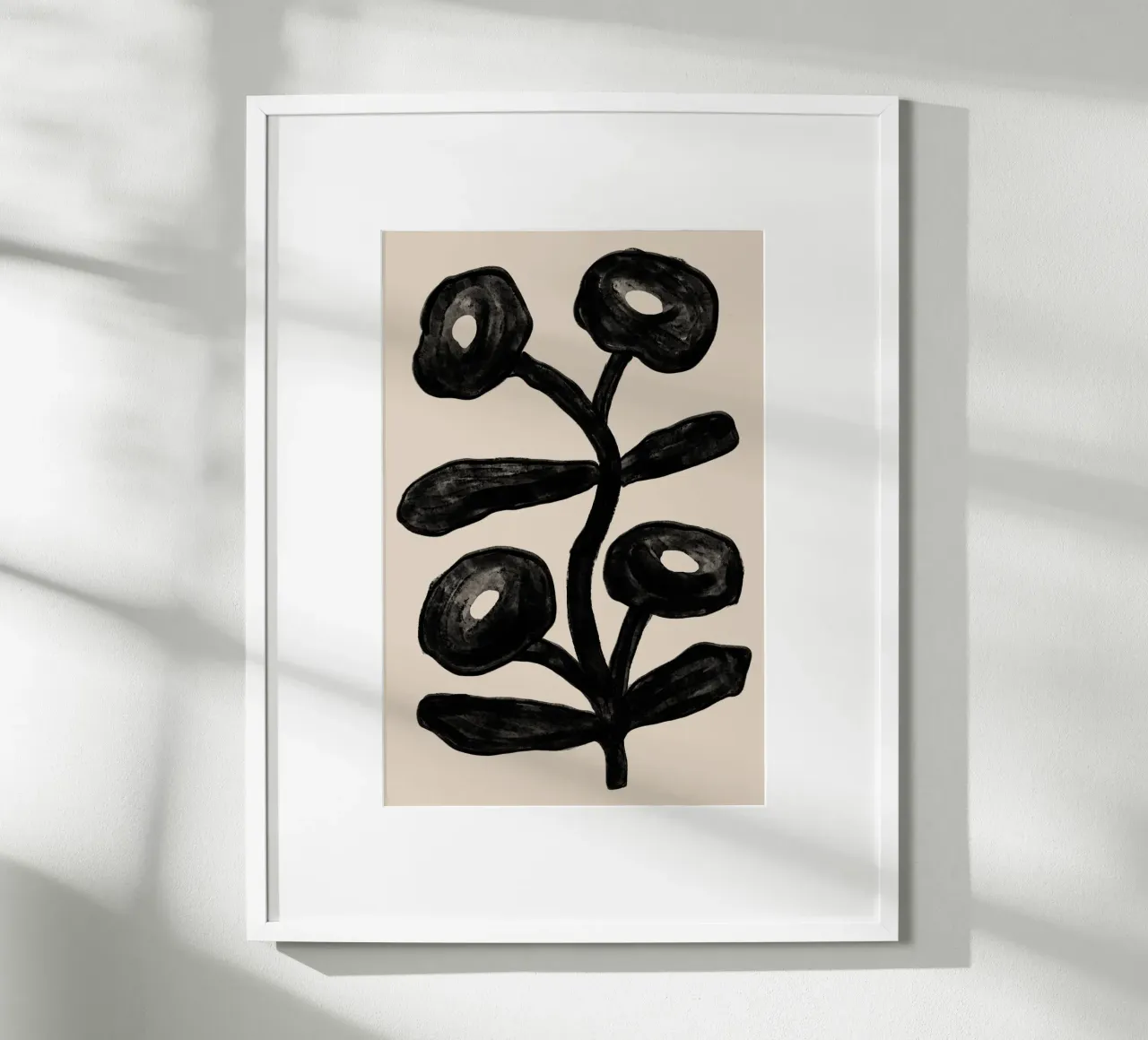 Abstrakter schwarzer Blumenzweig auf Beige Hahnemühle von Melloi Art Print
