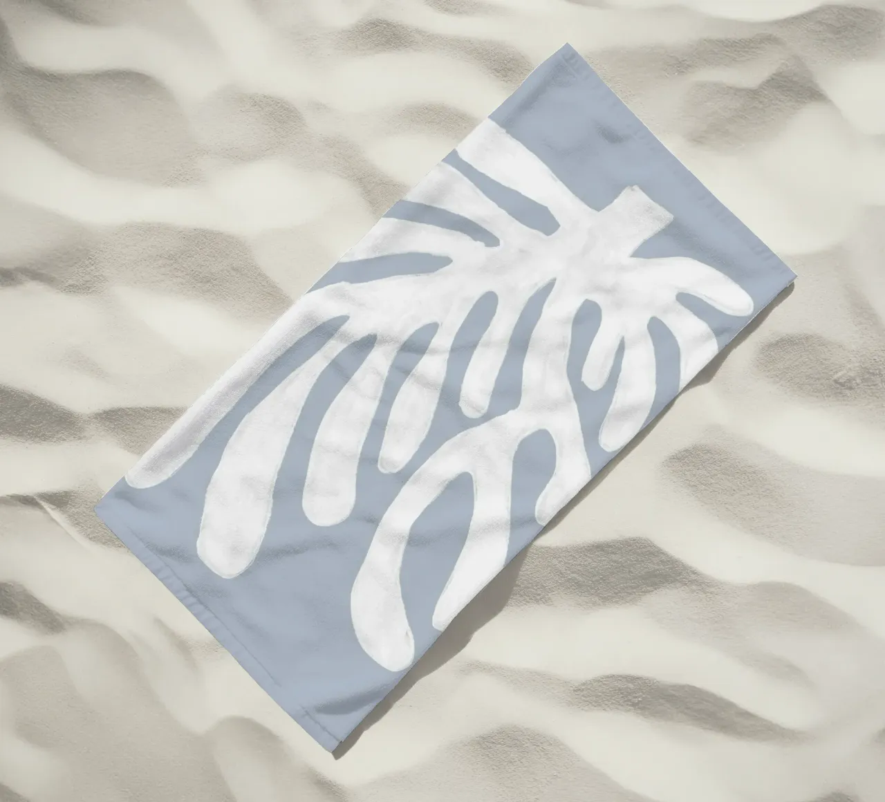 Alghe bianche astratte su blu telo mare da Melloi Art Print