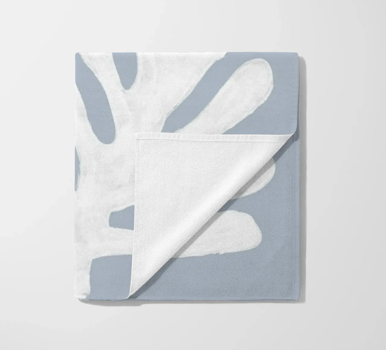 Alghe bianche astratte su blu telo mare da Melloi Art Print