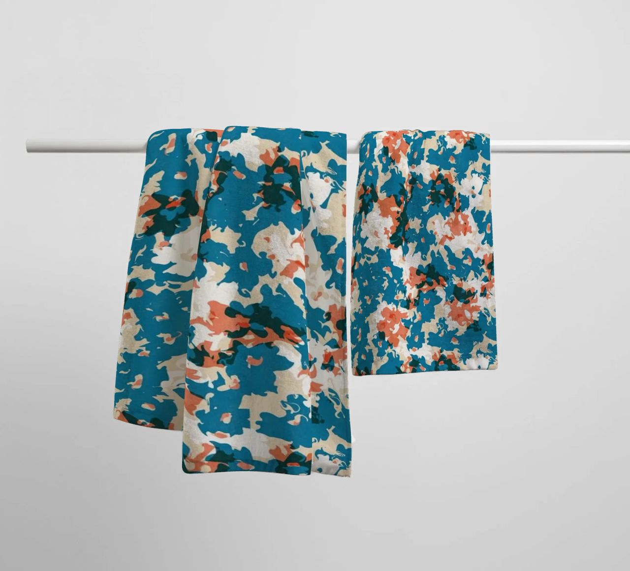 Cyano Pattern No 10 asciugamano da bagno da treechild