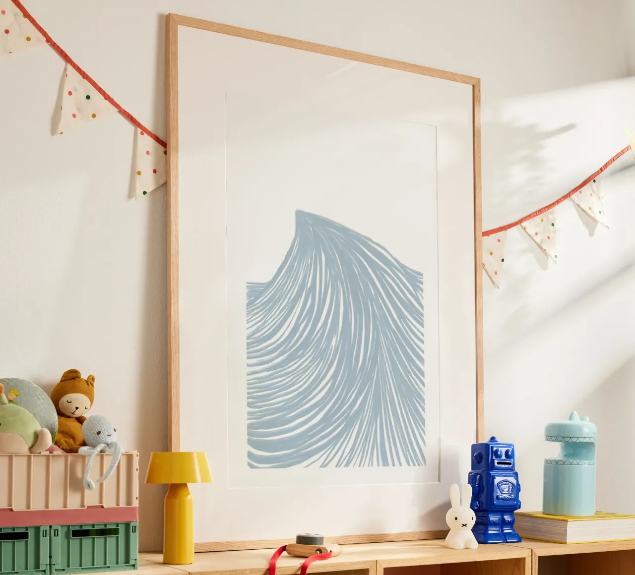 Onde astratte azzurre su bianco poster con telaio in legno da Melloi Art Print
