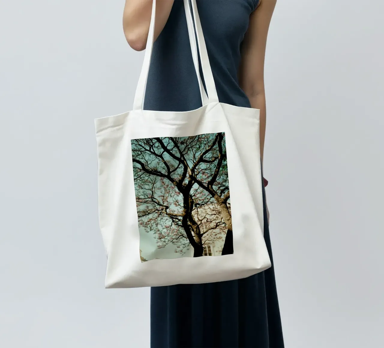 Analog Series The Tree In The City borsa in juta da Sebastian Hilgetag
