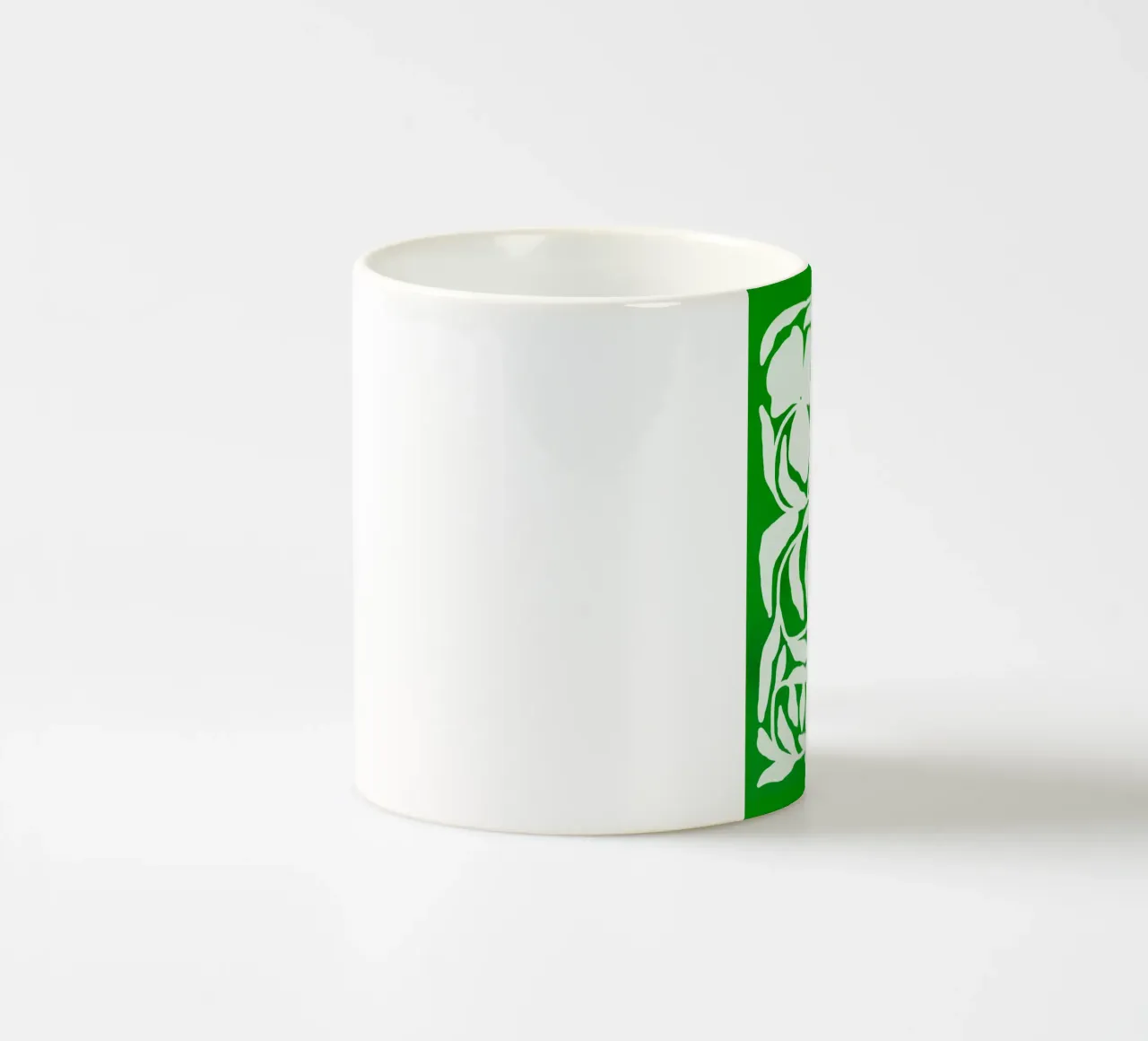 Tropical Green Cutout Floral Pattern with Island Vibe tazza in ceramica da mysteriouscoco