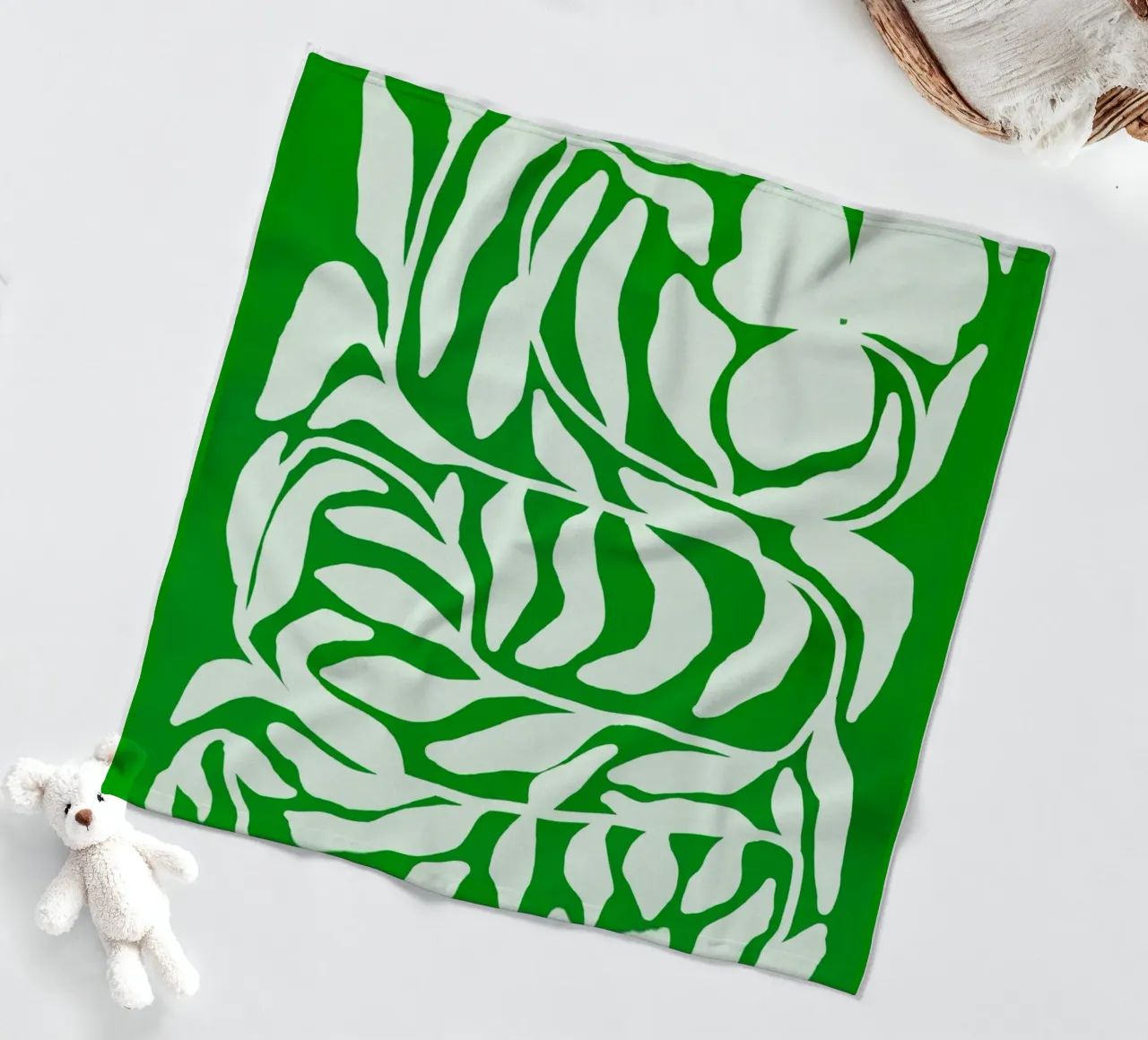 Tropical Green Cutout Floral Pattern with Island Vibe coperta in pile da mysteriouscoco