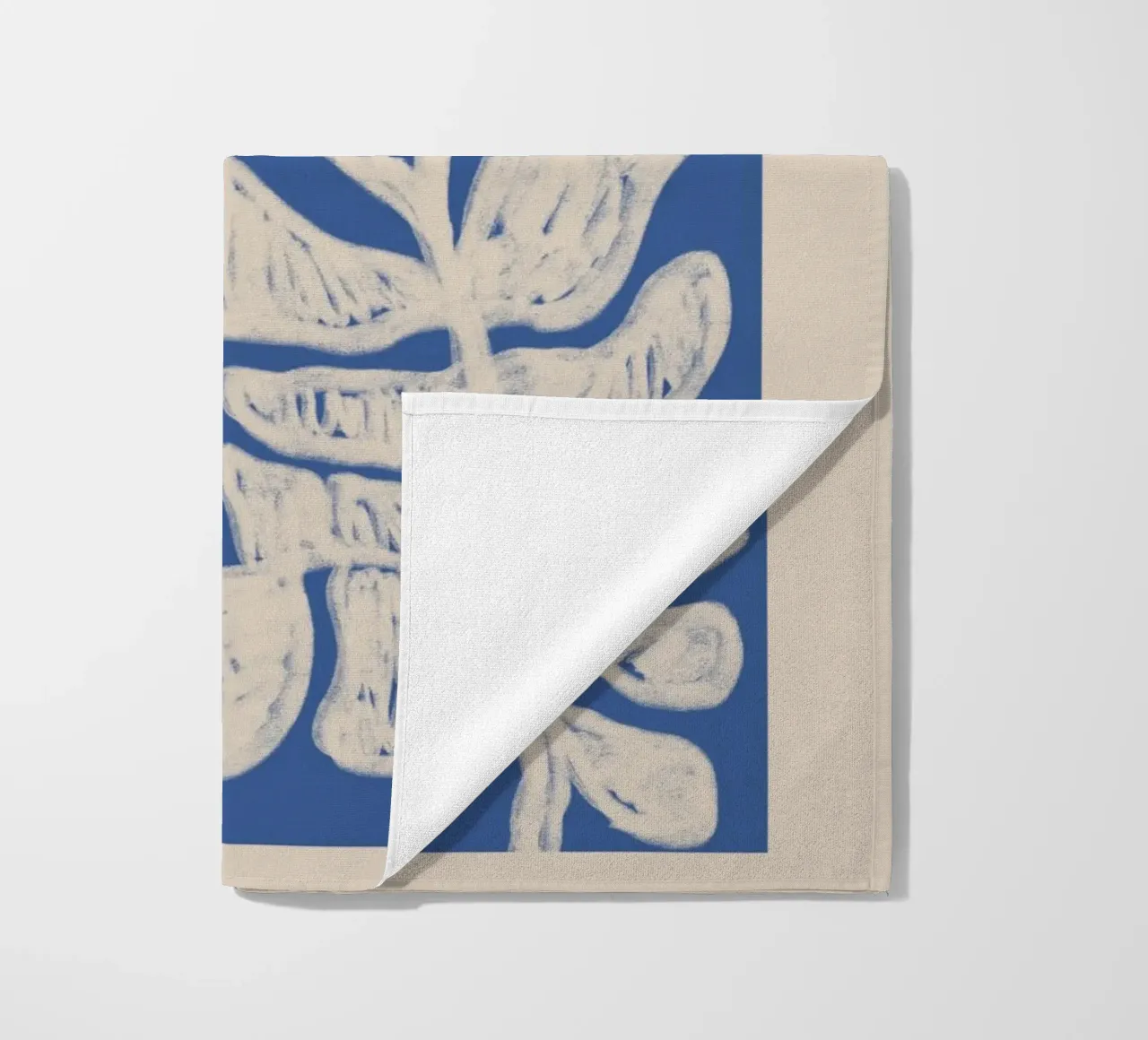 Blu astratto floreale botanico su beige telo mare da Melloi Art Print