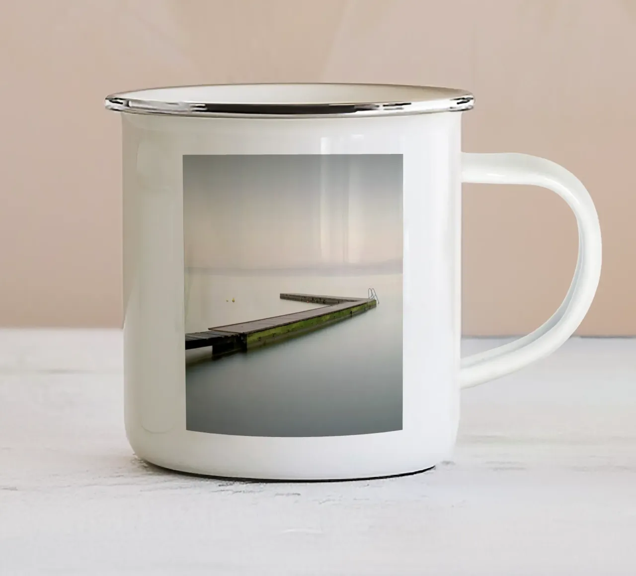 Pontile Sul Lago Garda II tazza in smalto da Michael J. Reibert