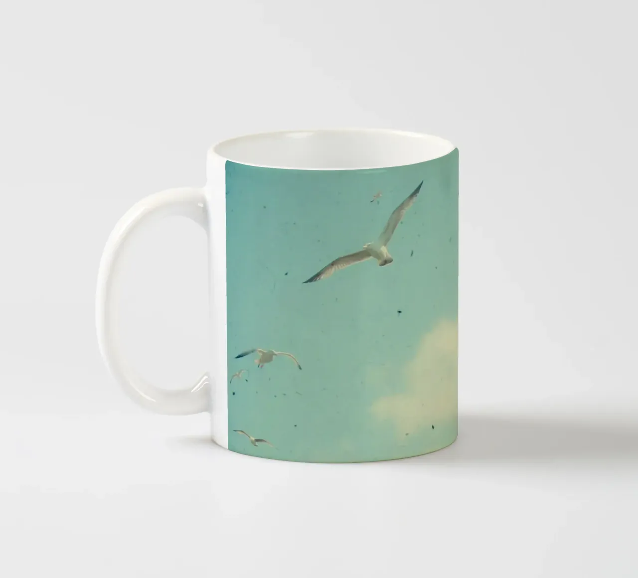 Il cerchio degli uccelli tazza in ceramica da Cassia Beck Photography
