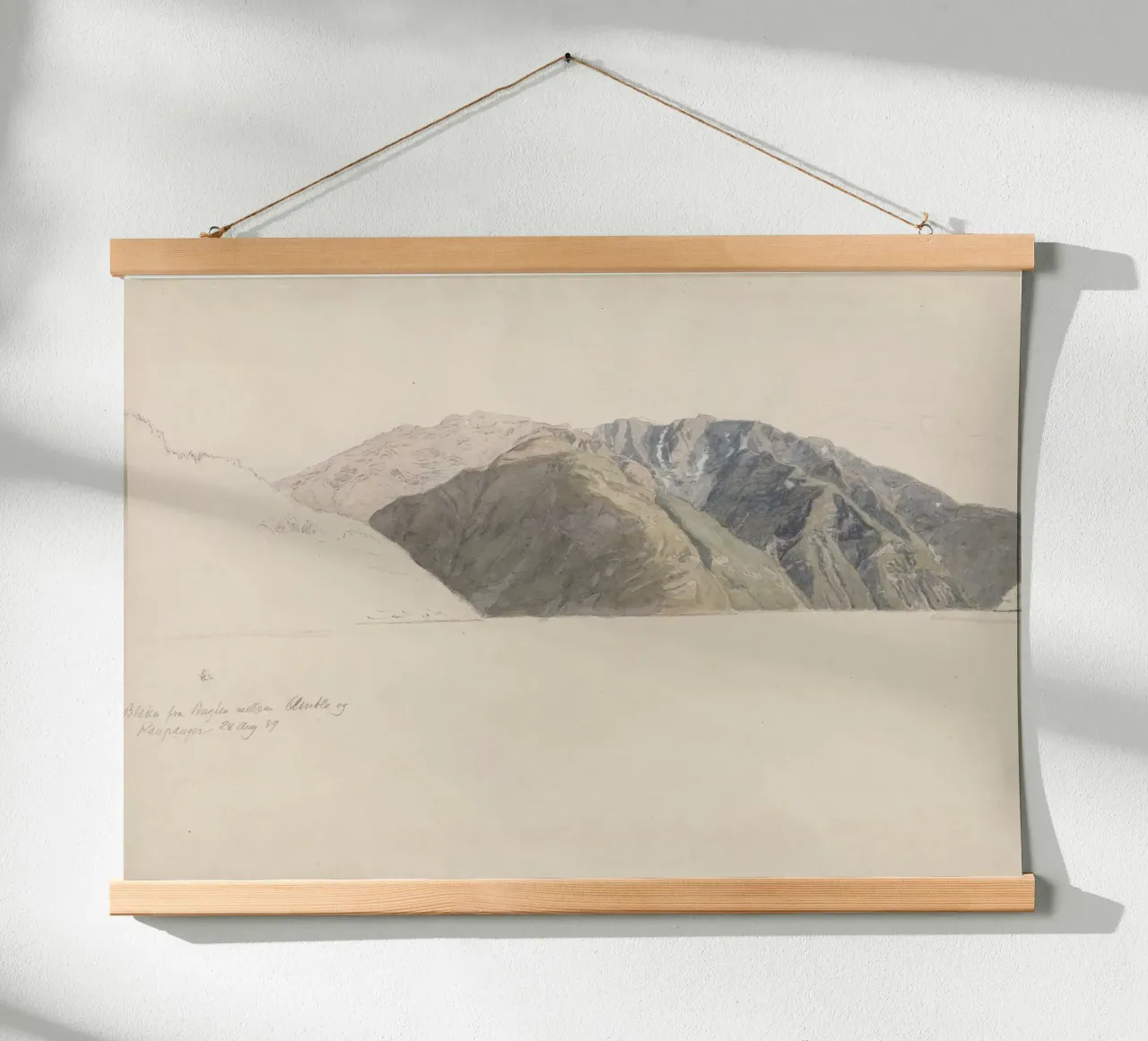 Cime aspre: Studio di montagna alpina, arte naturalistica d'epoca poster con telaio in plastica da ClubArt