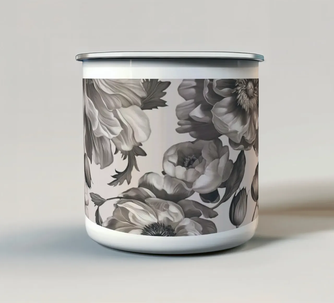 Dark Academia Opulent Baroque Flower Drama Avorio tazza in smalto da Andrea Haase Floral Passion