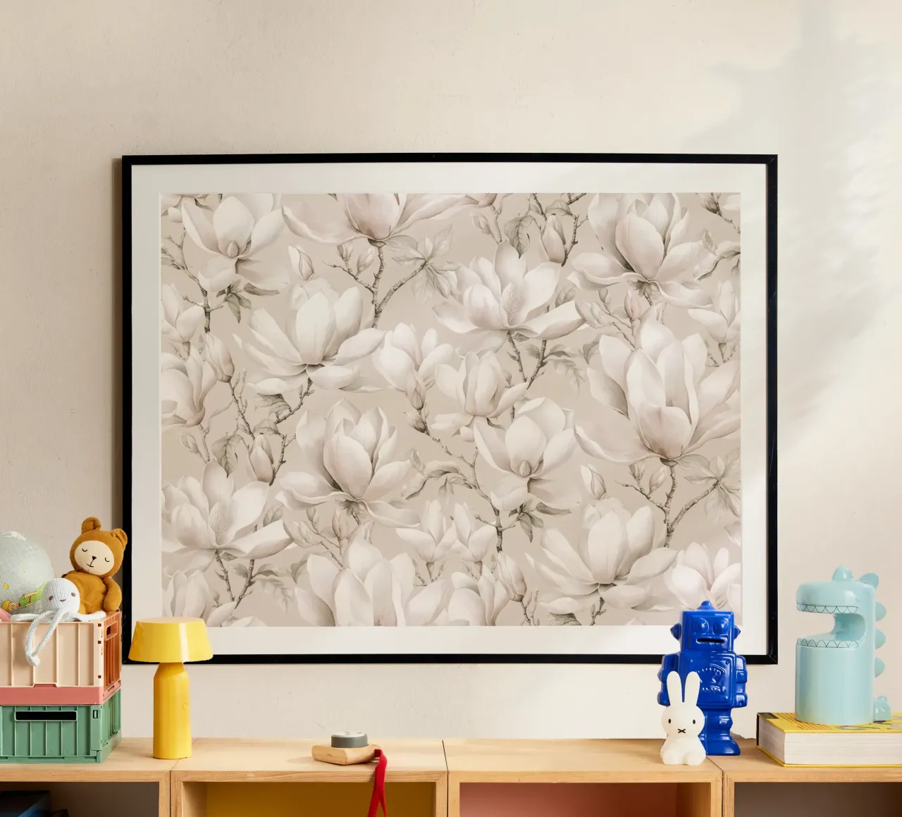 Magnolia Floral Nostalgia Creme Beige poster con telaio in plastica da Andrea Haase Floral Passion