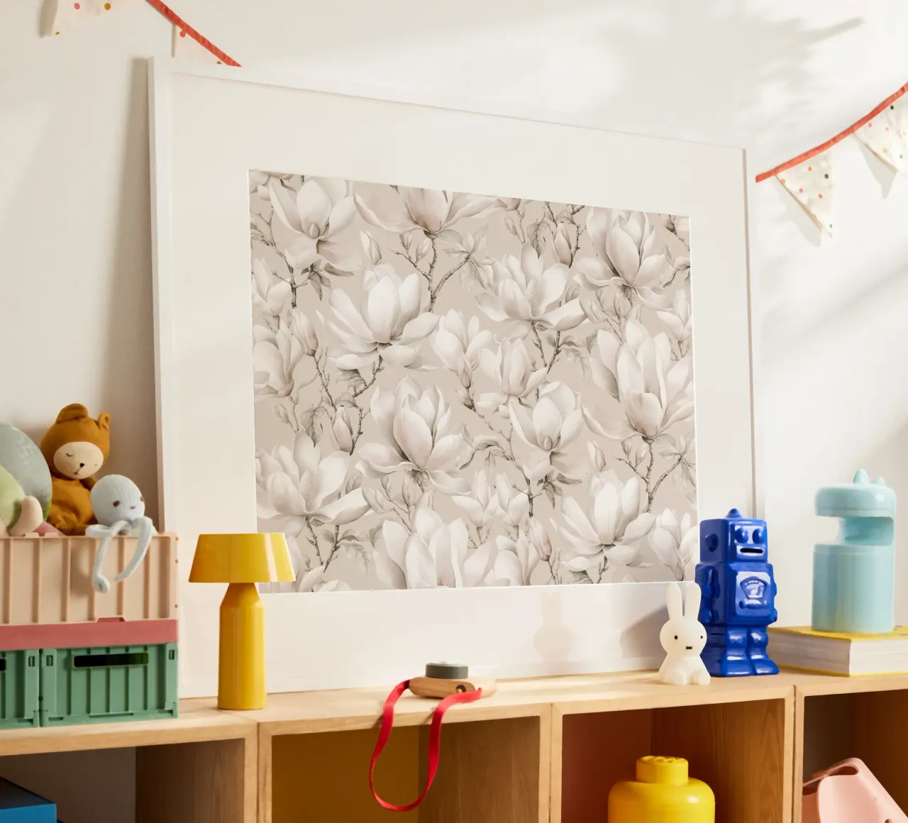 Magnolia Floral Nostalgia Creme Beige poster con telaio in plastica da Andrea Haase Floral Passion