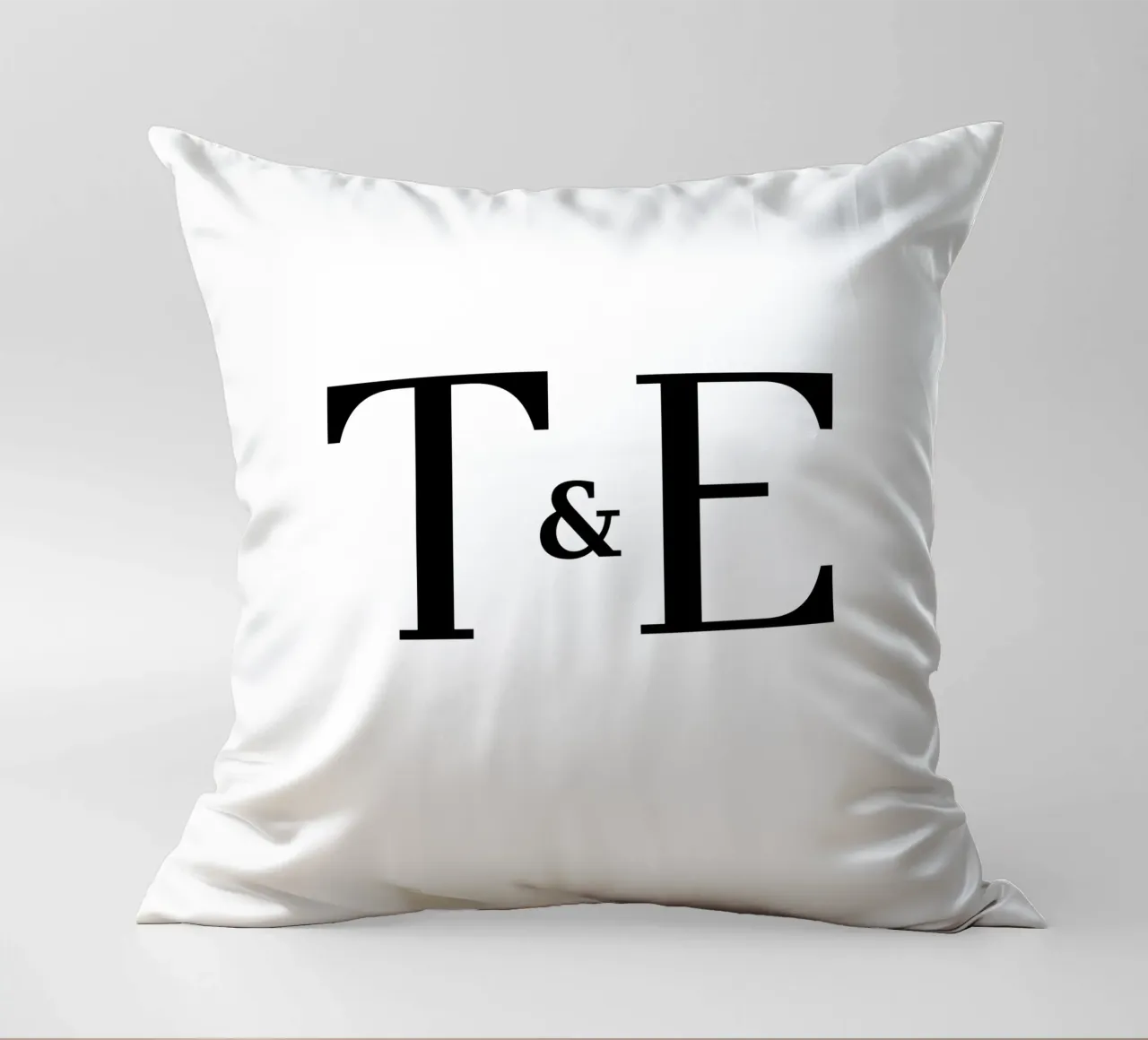 Lettera T & E design | Regalo moderno per le coppie cuscino da StrindesignStudio