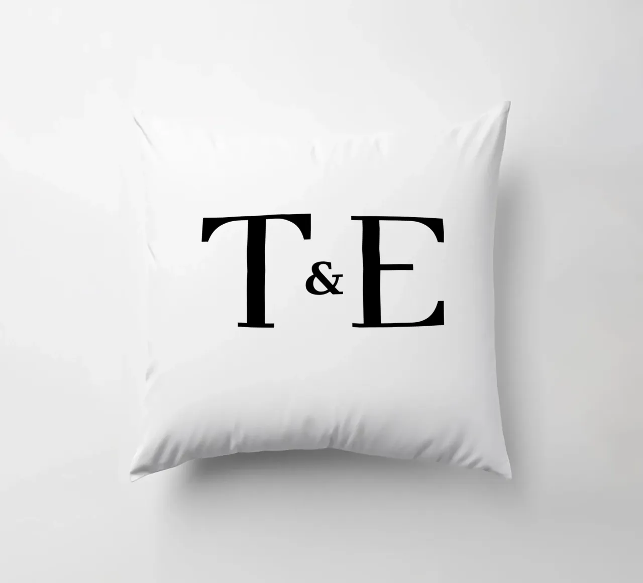 Lettera T & E design | Regalo moderno per le coppie cuscino da StrindesignStudio