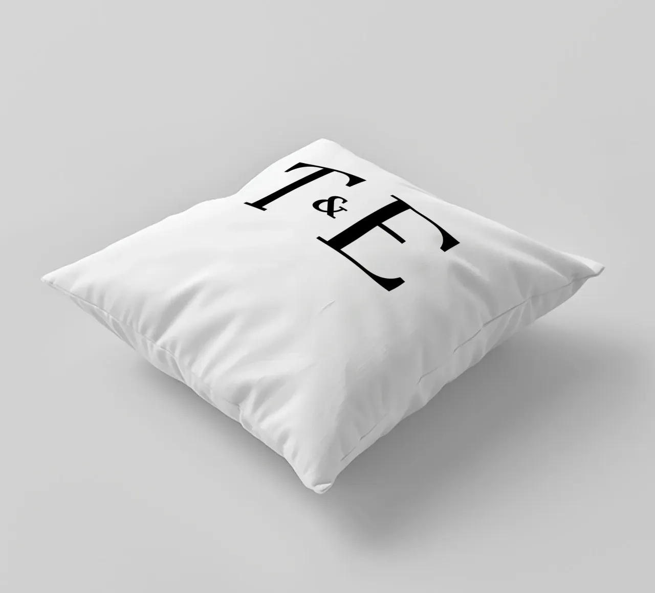 Lettera T & E design | Regalo moderno per le coppie cuscino da StrindesignStudio
