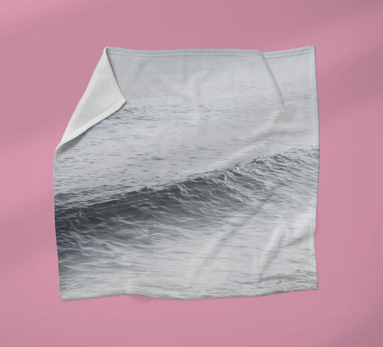 White Sea coperta in pile da George Griefy