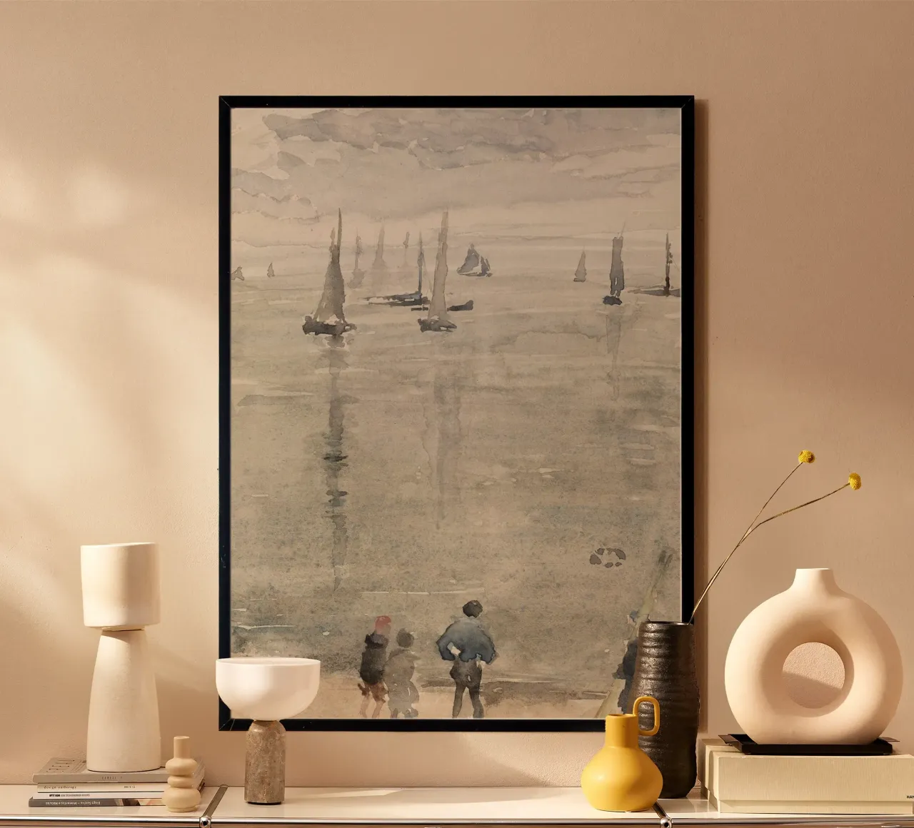 Paesaggio marino impressionista: Barche a vela e figure nella nebbia poster da ClubArt