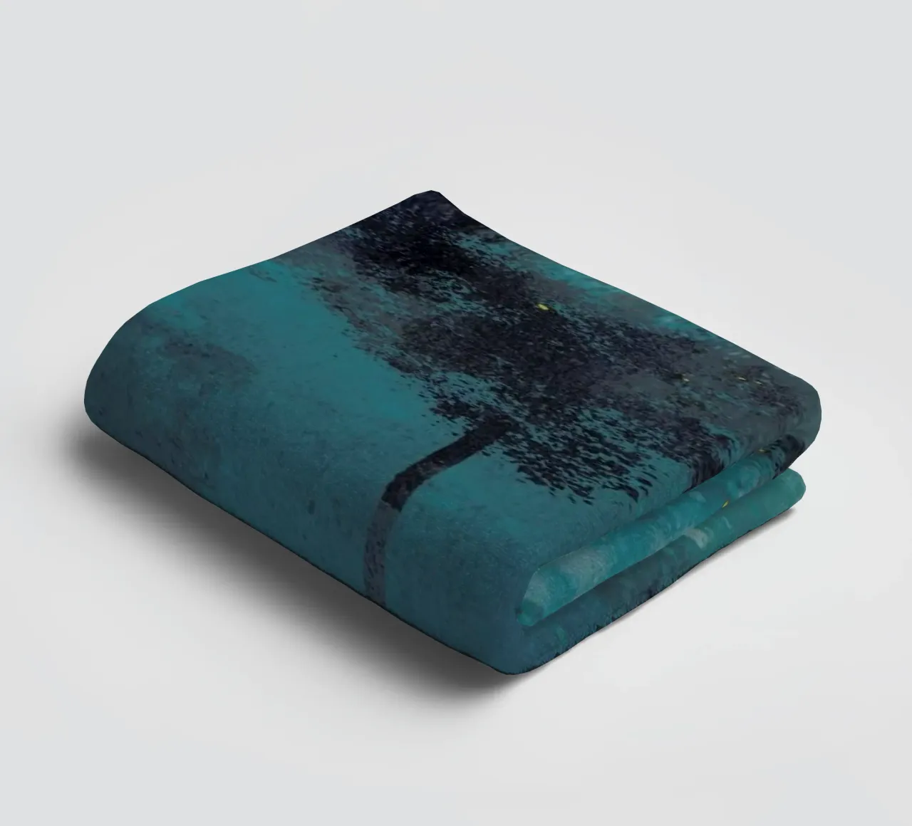 Chi towel by Duong Tu Tran