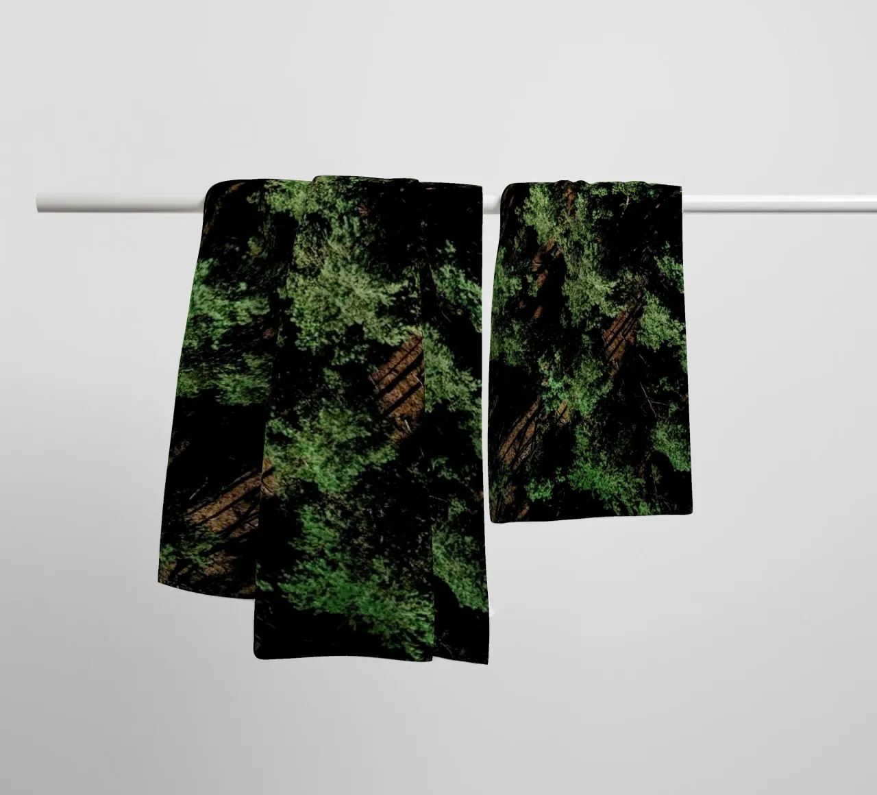 Just A Bunch Of Trees asciugamano da bagno da Sebastian Hilgetag