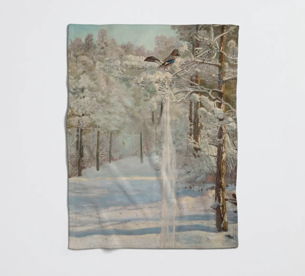 Winterwald: Eichelhäher auf verschneitem Kiefernzweig Gemälde Fleecedecke von ClubArt