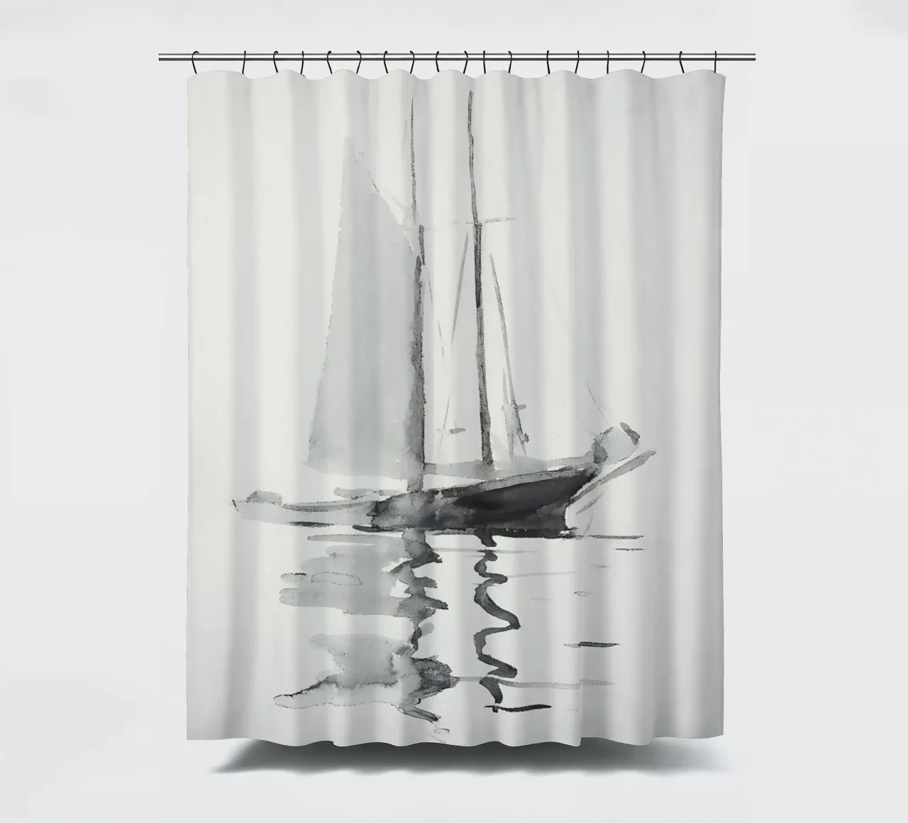 Minimalistisch zeegezicht: Monochrome Zeilboot Reflectie douchegordijn van ClubArt