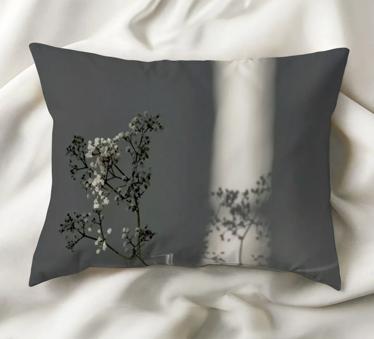 Flower Branch In A Magic Sunbeam cuscino da Studio Nahili