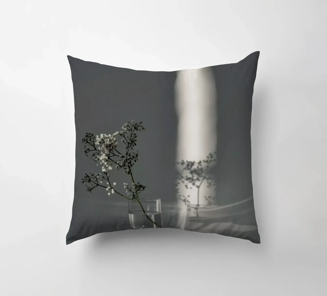 Flower Branch In A Magic Sunbeam cuscino da Studio Nahili