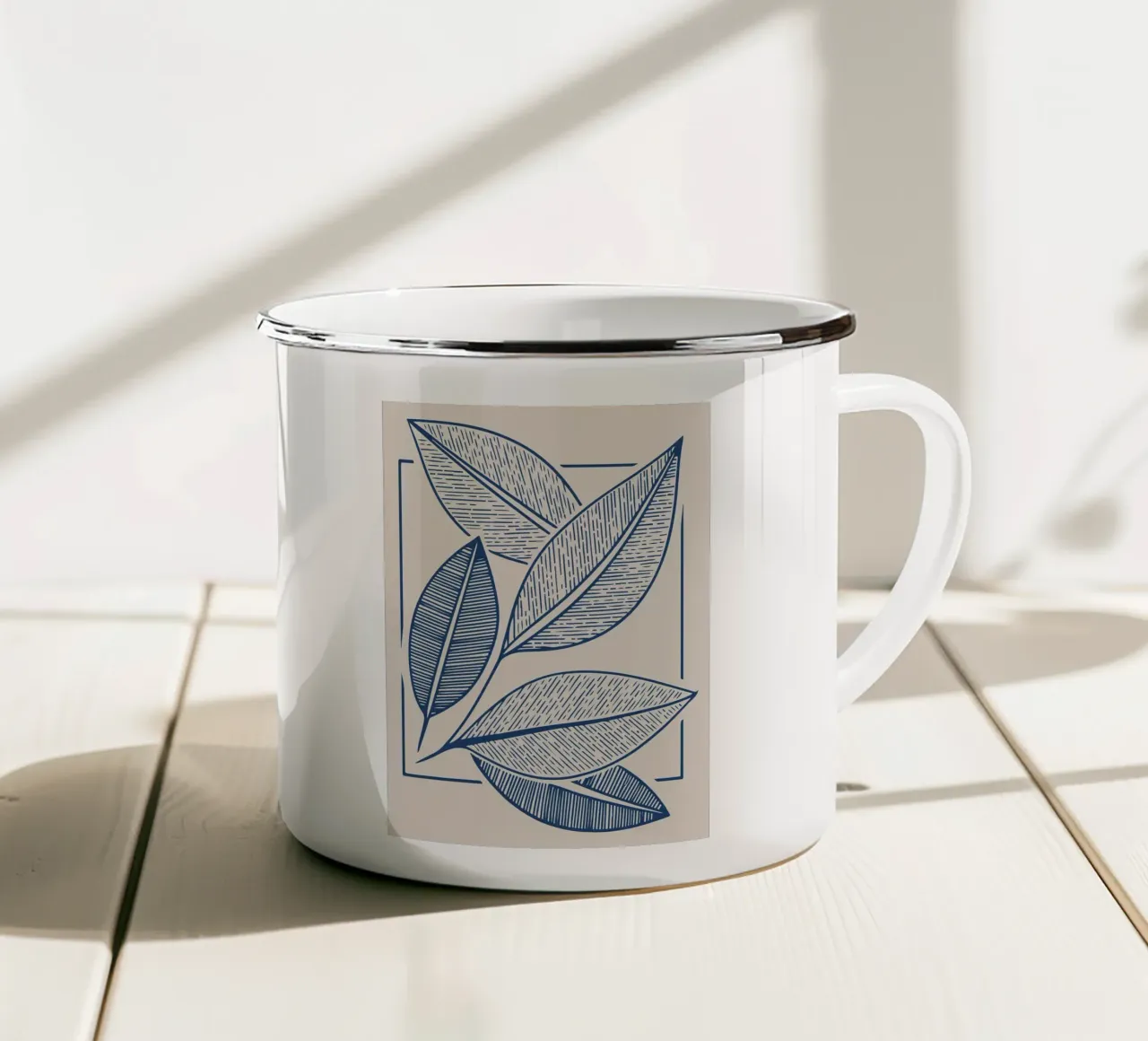 Arte moderna della linea di foglie botaniche in blu navy tazza in smalto da FlowersShop