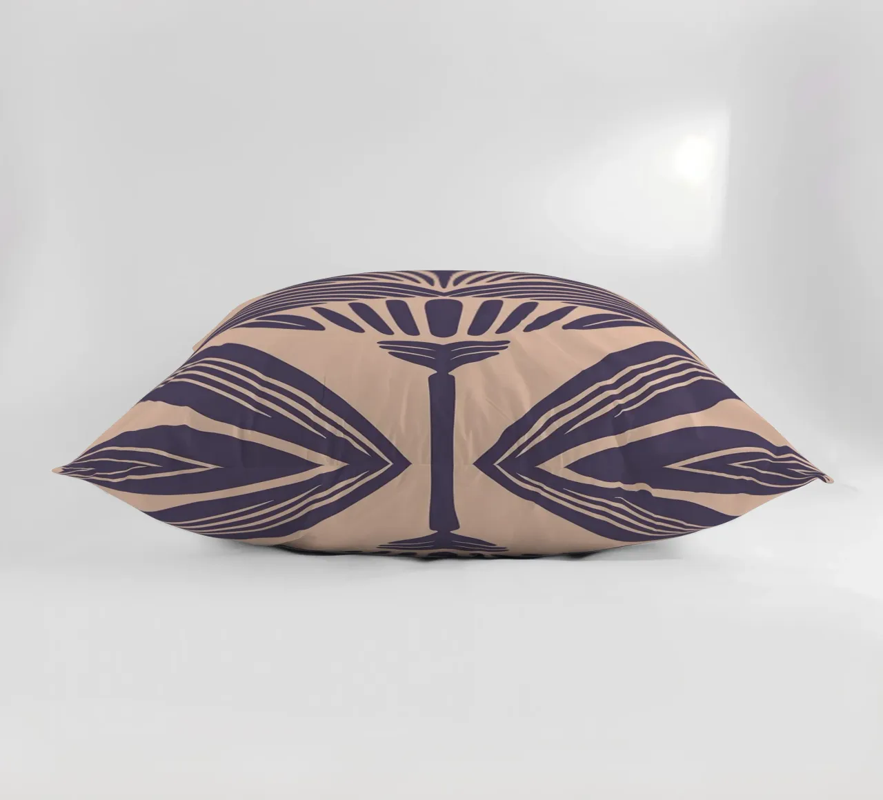 Lino Art Deco botanico tagliato in viola scuro cuscino da FlowersShop