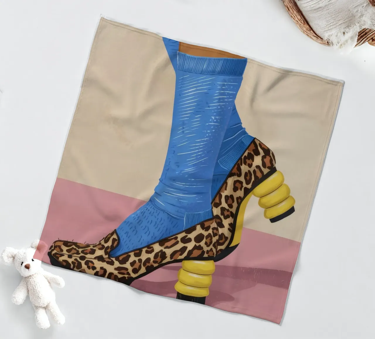 Passo del calzino leopardato coperta in pile da Tiga Bersama