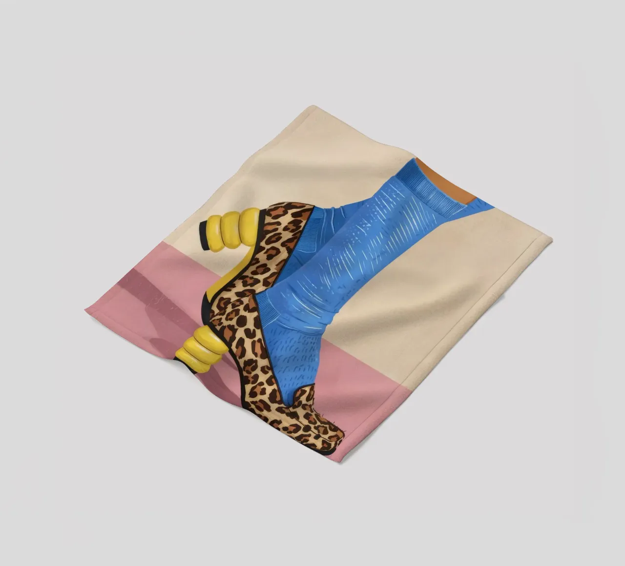 Passo del calzino leopardato coperta in pile da Tiga Bersama