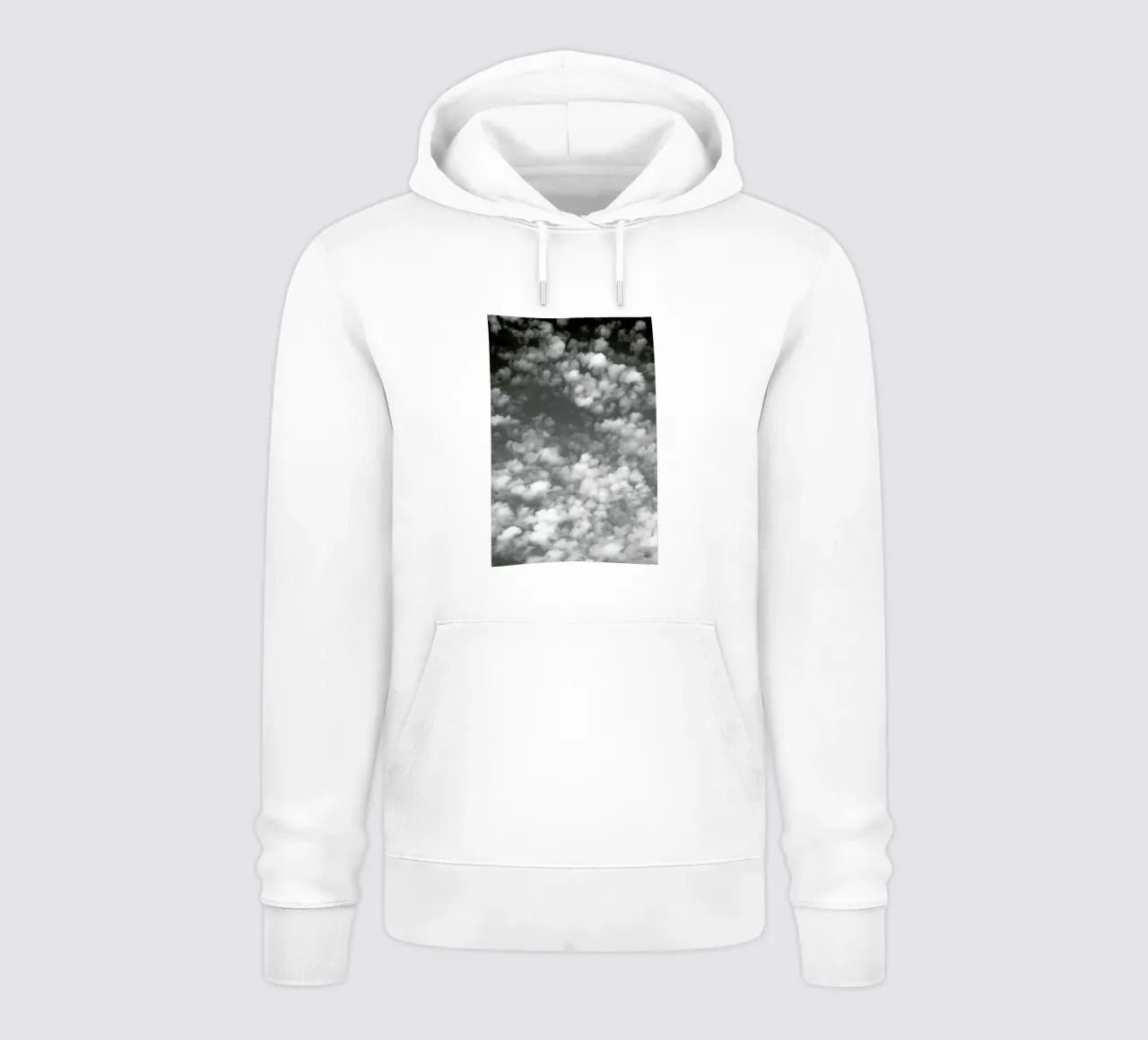 Sky, Clouds And Counting Sheep felpa con cappuccio da Studio Nahili