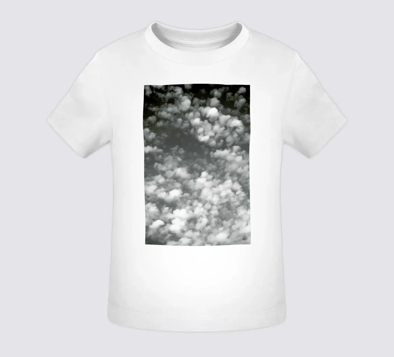Sky, Clouds And Counting Sheep maglietta neonato da Studio Nahili