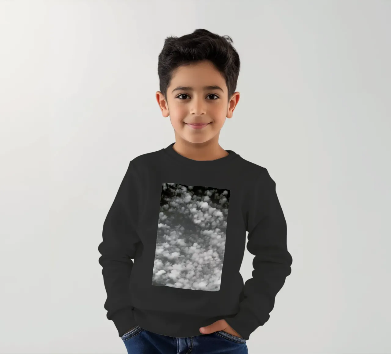 Sky, Clouds And Counting Sheep felpa bambino da Studio Nahili