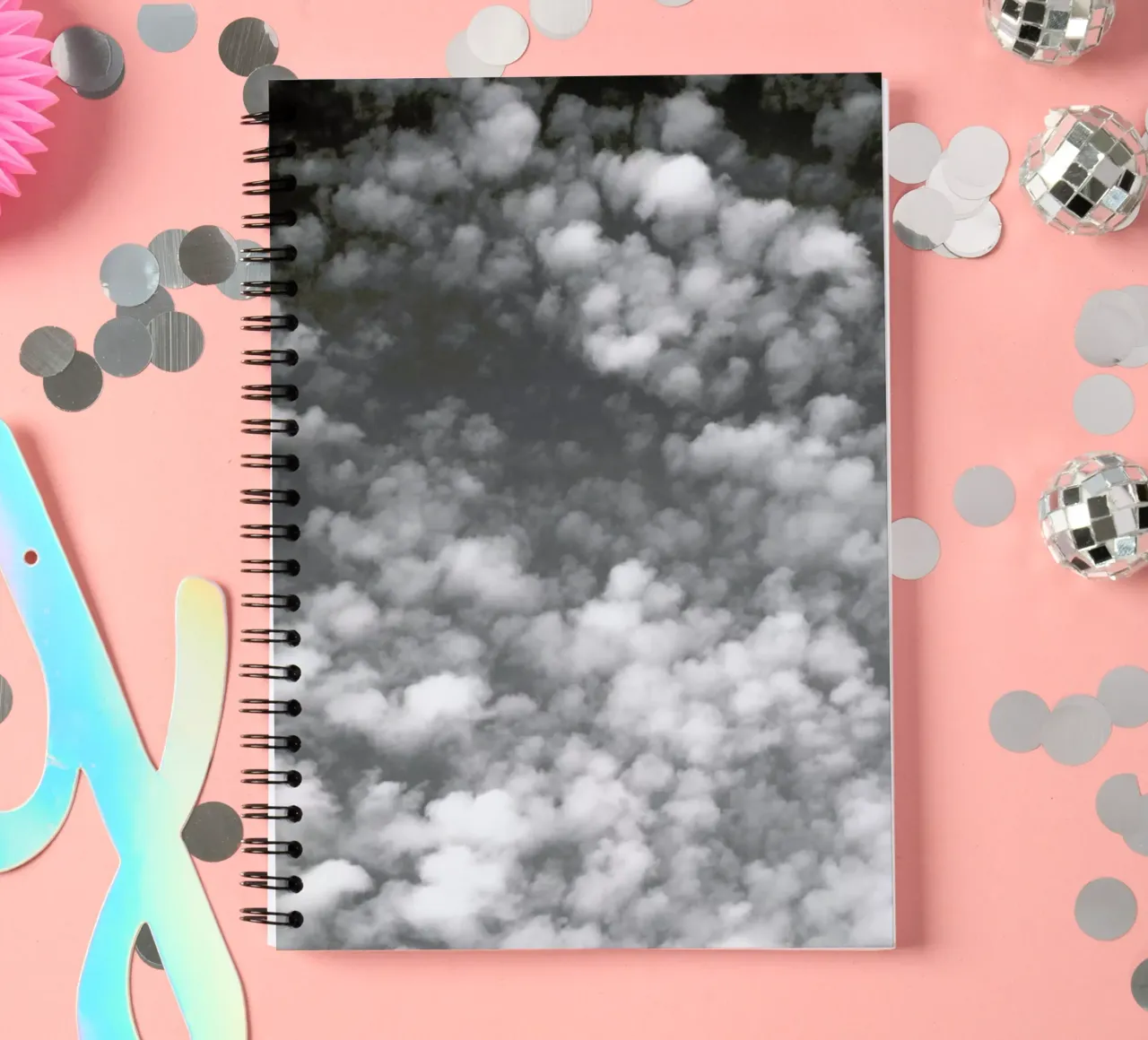 Sky, Clouds And Counting Sheep diario ad anelli da Studio Nahili