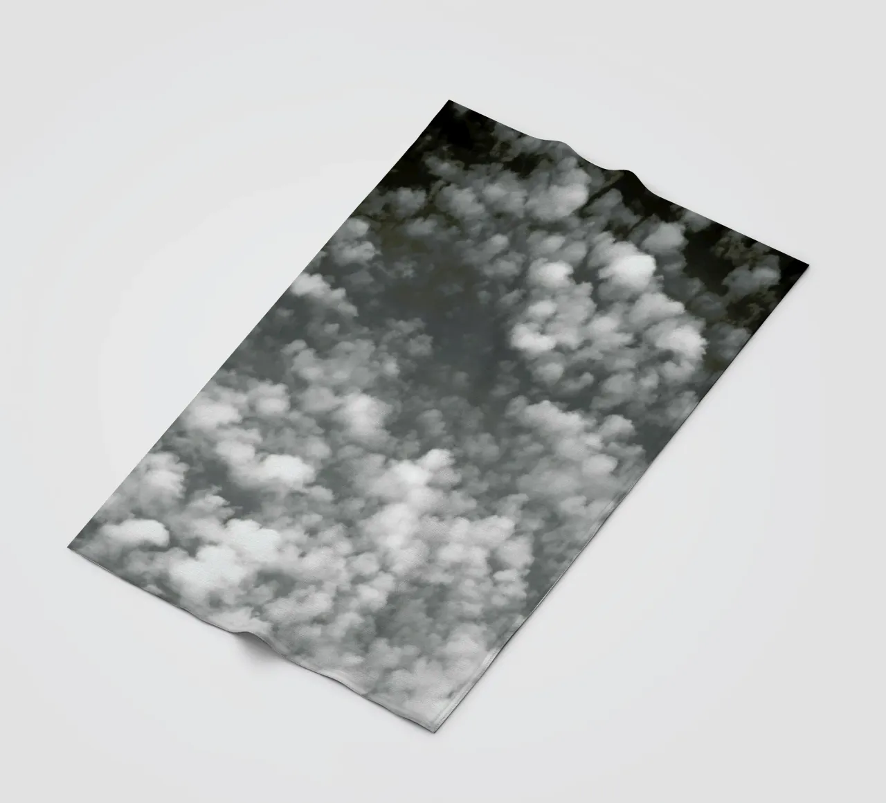 Sky, Clouds And Counting Sheep coperta in pile da Studio Nahili