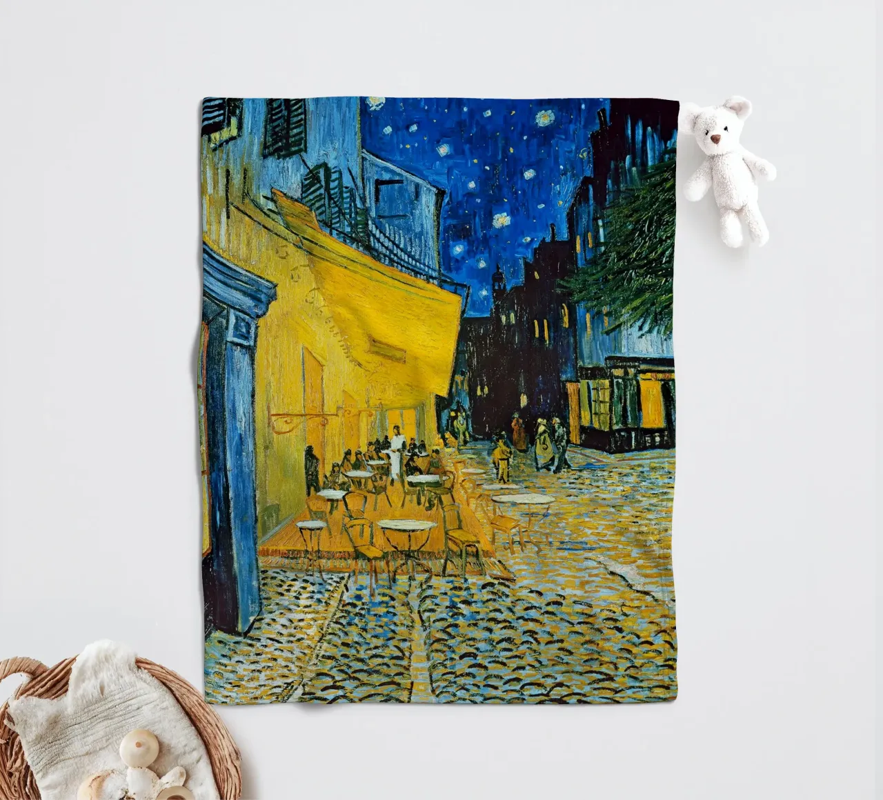 Terrazza di un caffè di notte coperta in pile da ashcraft shop