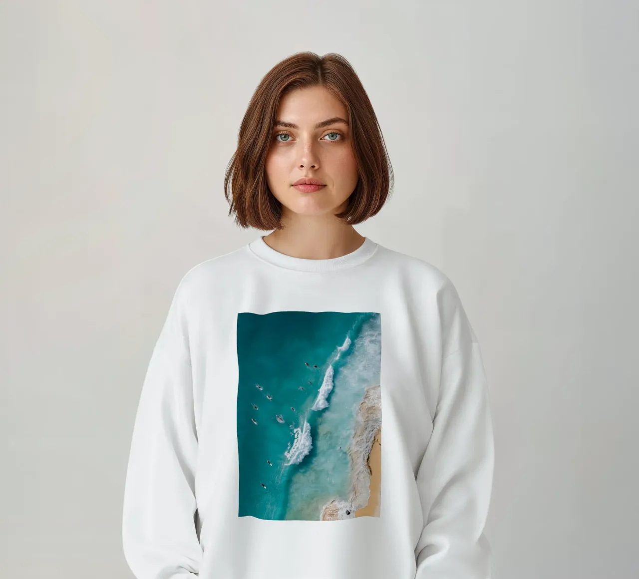 Surfers in Blue Waves felpa da Nadjaa