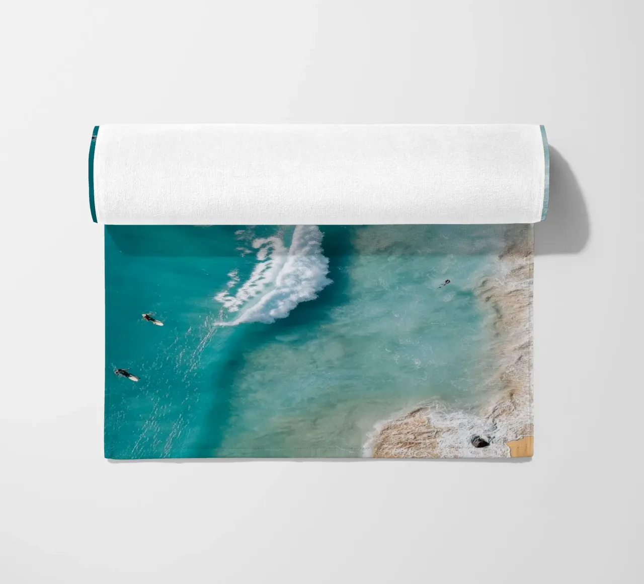 Surfers in Blue Waves telo mare da Nadjaa
