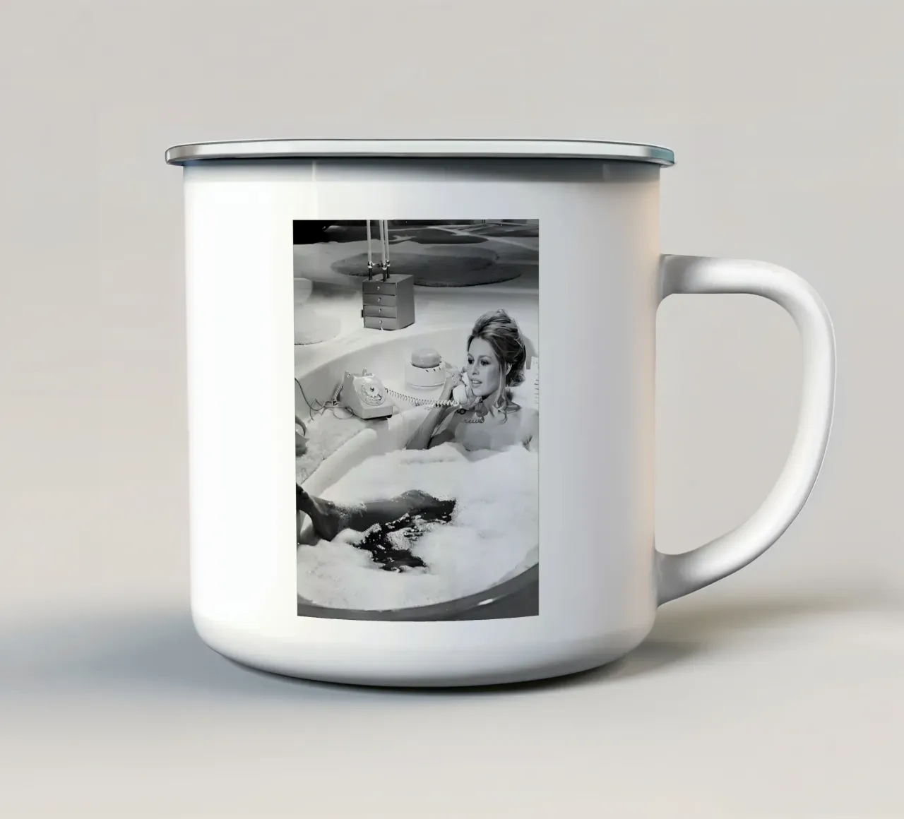 Vasca da bagno vintage tazza in smalto da Black And White