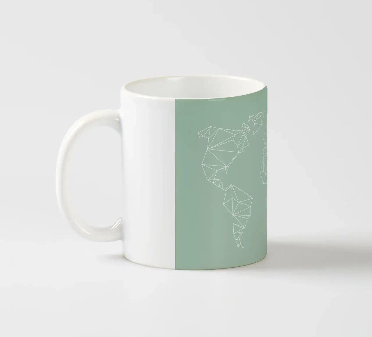 Geometrical World Map Pastel Sage Green tazza in ceramica da Studio Nahili