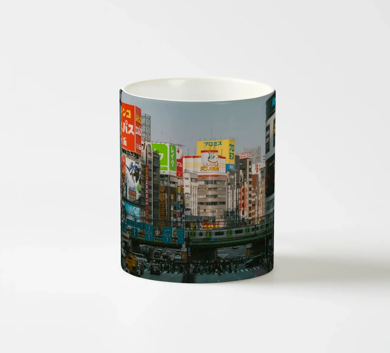 Shinjuku avond, Tokio keramische mok van Marcel Bisig