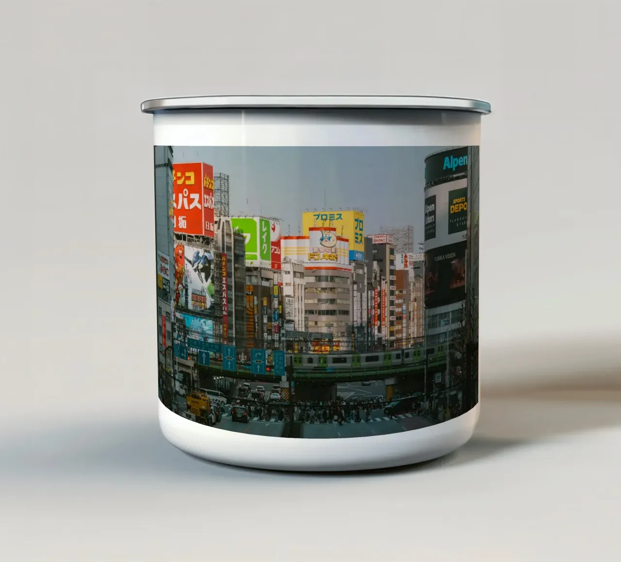 Sera di Shinjuku, Tokyo tazza in smalto da Marcel Bisig