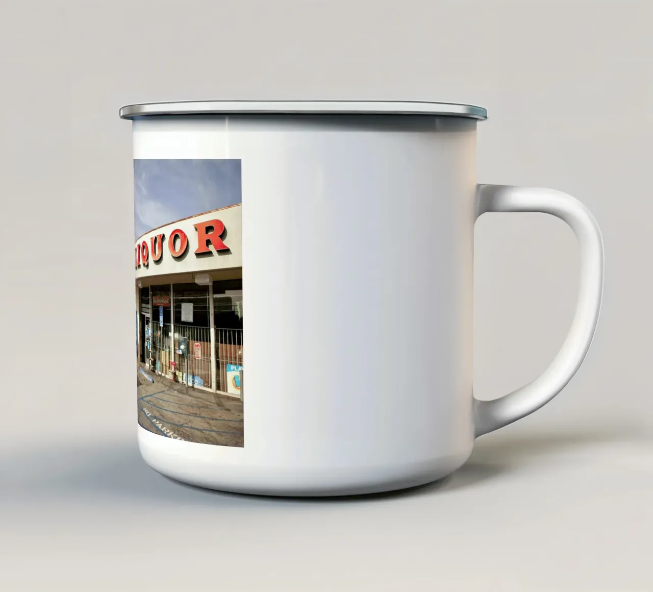 Liquor Store Santa Monica tazza in smalto da Marc Gruninger